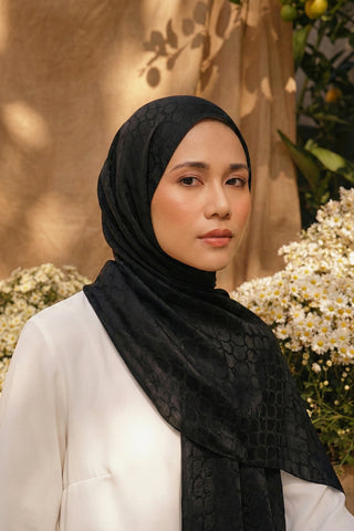 Moi Scarf Perla Premium Jakarlı Şal Siyah