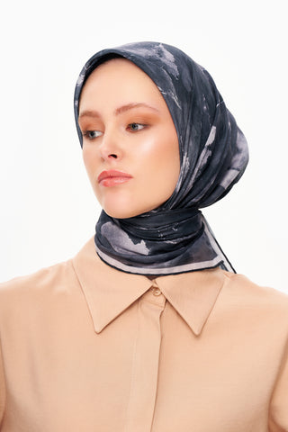Moi Scarf Fleur d’Ombre Kare Eşarp Koyu Füme