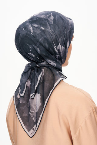 Moi Scarf Fleur d’Ombre Kare Eşarp Koyu Füme