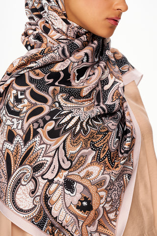 Moi Scarf Fleur Noire Zéro Poids Desenli Şal Toz Pembe