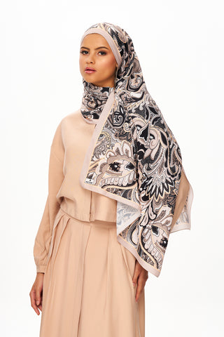 Moi Scarf Fleur Noire Zéro Poids Desenli Şal Açık Bej