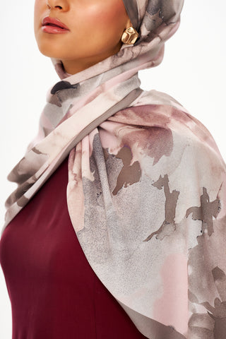 Moi Scarf Brume d’Amour Fransız İpeği Şal Koyu Bej