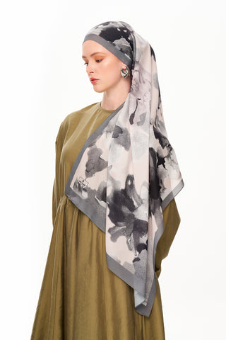 Moi Scarf Brume d’Amour Fransız İpeği Şal Gri